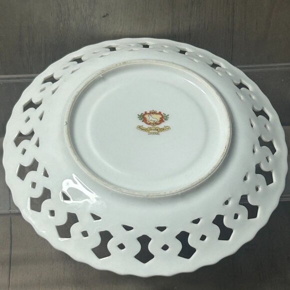 Vintage Royal Sealy China Japan Iridescent Green w/ Gold Trim Cup & Saucer Set - Picture 6 of 8